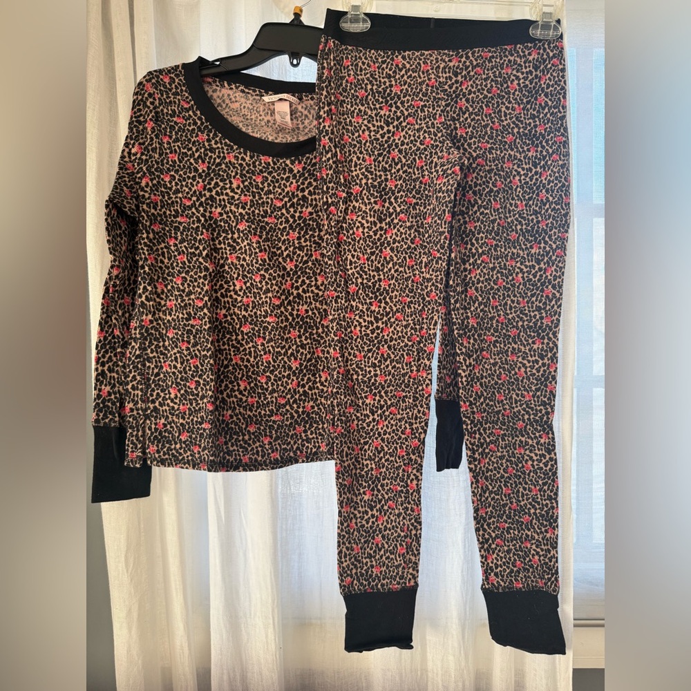NWOT Victoria's Secret women’s PJ Set - Black & brown Leopard Print. Never worn!